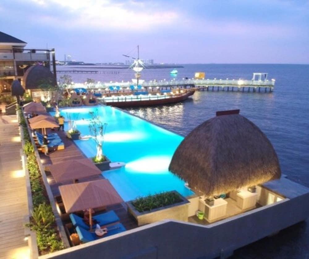 Putri Duyung Ancol Hotel Джакарта Екстериор снимка