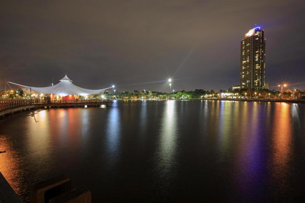 Putri Duyung Ancol Hotel Джакарта Екстериор снимка