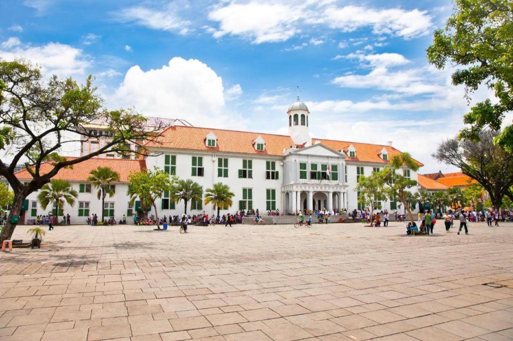Putri Duyung Ancol Hotel Джакарта Екстериор снимка