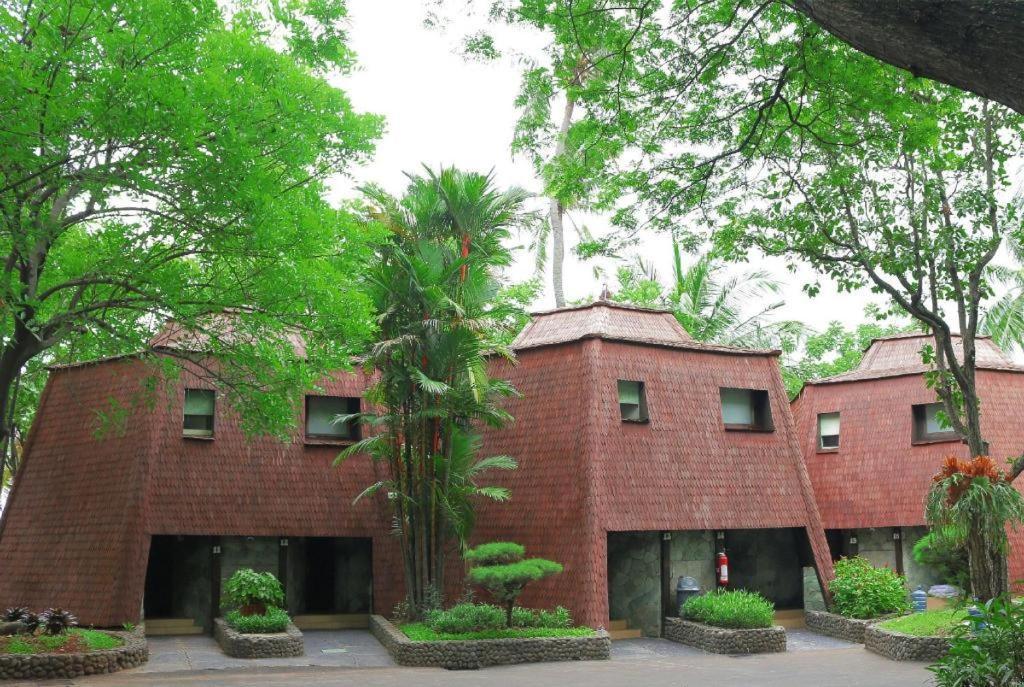 Putri Duyung Ancol Hotel Джакарта Екстериор снимка
