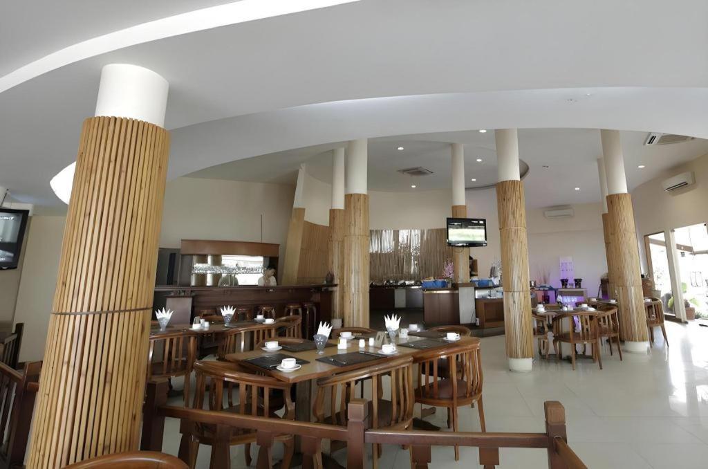 Putri Duyung Ancol Hotel Джакарта Екстериор снимка
