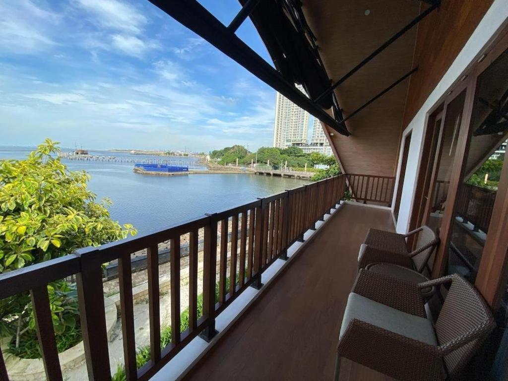 Putri Duyung Ancol Hotel Джакарта Екстериор снимка