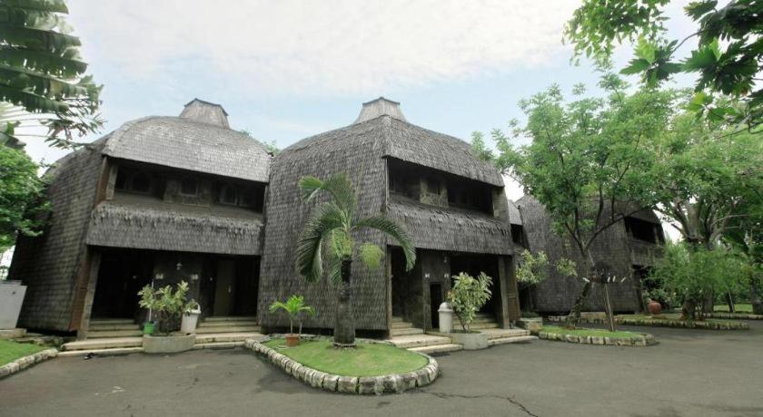 Putri Duyung Ancol Hotel Джакарта Екстериор снимка