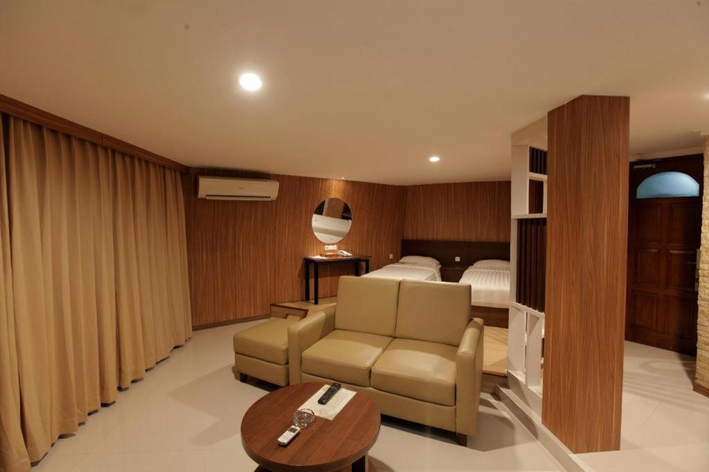 Putri Duyung Ancol Hotel Джакарта Екстериор снимка