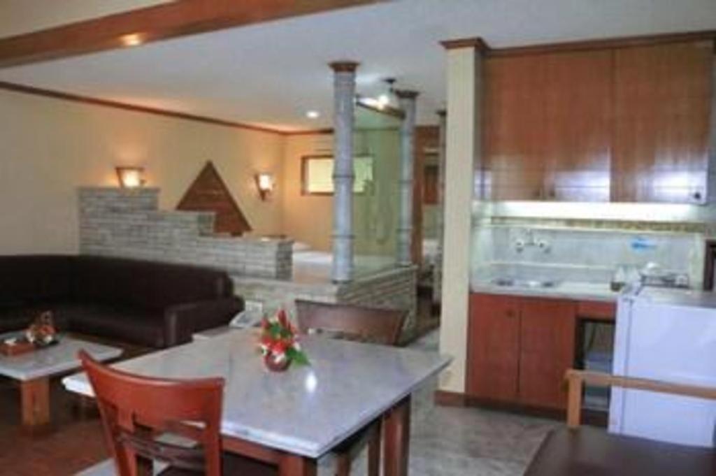 Putri Duyung Ancol Hotel Джакарта Екстериор снимка
