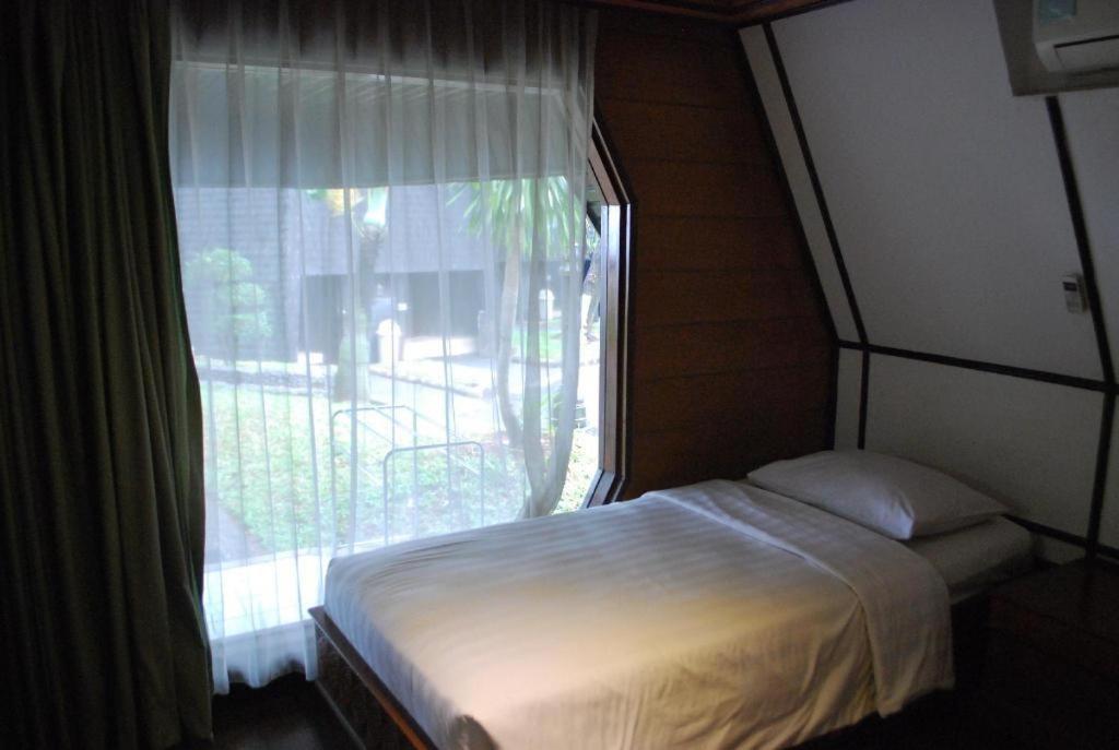 Putri Duyung Ancol Hotel Джакарта Екстериор снимка
