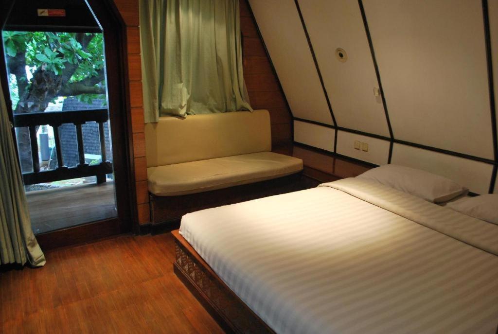 Putri Duyung Ancol Hotel Джакарта Екстериор снимка
