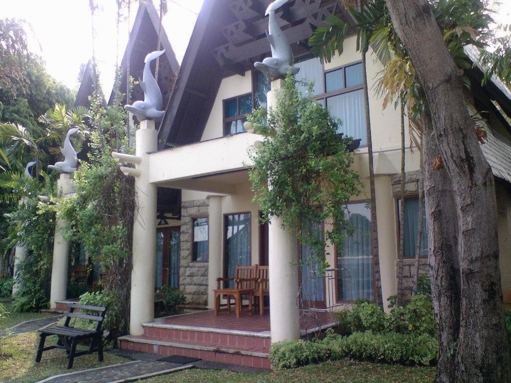 Putri Duyung Ancol Hotel Джакарта Екстериор снимка