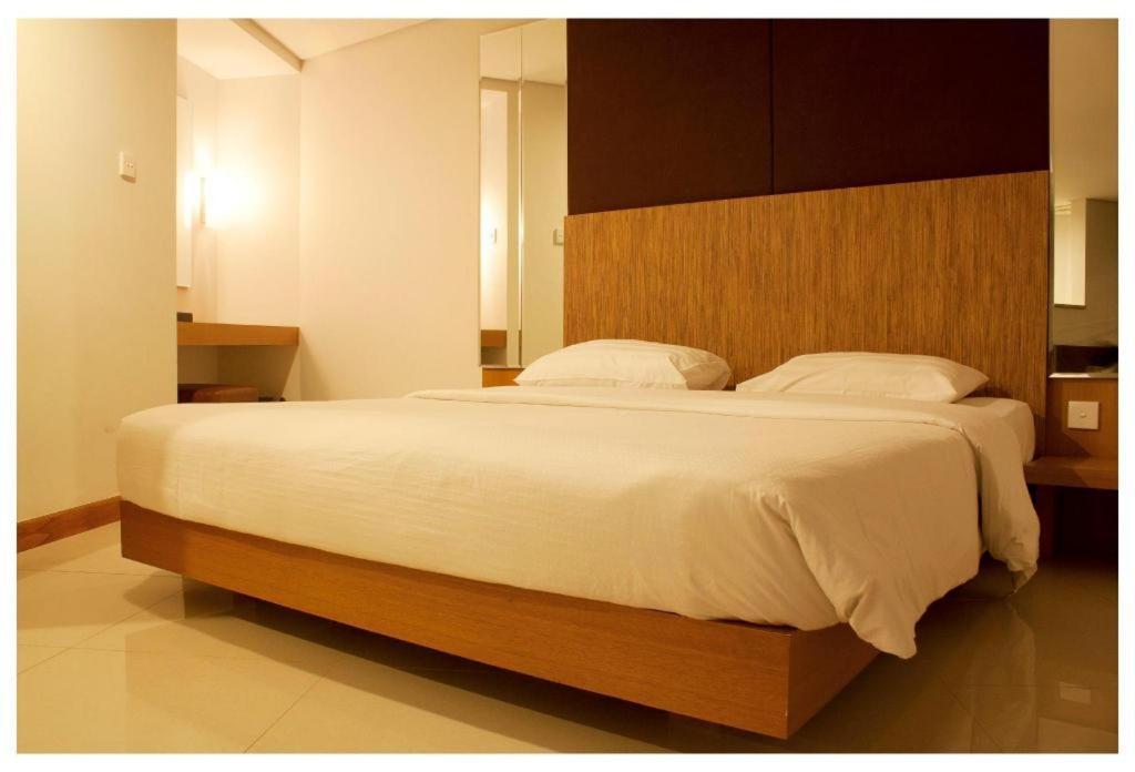 Putri Duyung Ancol Hotel Джакарта Екстериор снимка