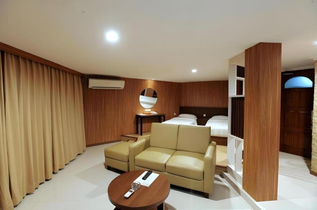 Putri Duyung Ancol Hotel Джакарта Екстериор снимка